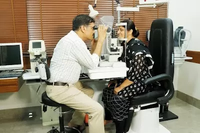 Dr. Tushar Bhatt – Refractive Surgeon | Cataract Surgery | Lasik Eye Surgeon | Keratoconus Eye in Satellite Ahmedabad