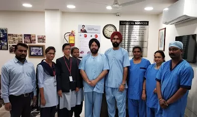 Dr. Manbir Singh - Best Cataract Surgeon, Glaucoma Expert, Lasik surgeon, Bhopal