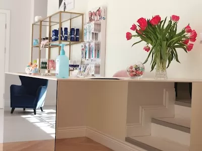 Dr Anna Bucka PrevDent Wybielanie zębów wrażliwych Leczenie Bruksizmu Medycyna Estetyczna Botoks Warszawa