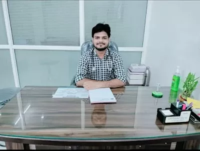 Dr Piyush Bansal