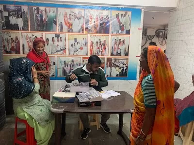 DAYAL EYE CENTRE