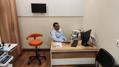 Dr Ashutosh Kumar Singh-Senior Consultant & Eye Surgeon Cataract,Squint & Oculoplasty Surgeon