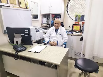 Dr. Vipul Narain Roy - Best Cardiologist in Delhi | Apollo Hospitals