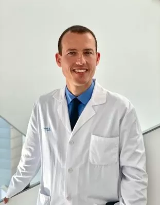 Dr César Morcillo Serra, Medicina Interna