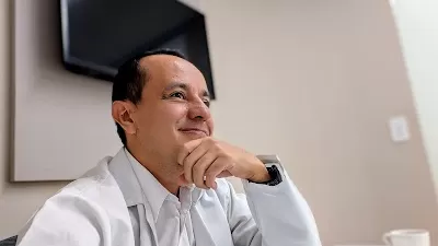 Dr. Jairo Augusto Meneses Giraldo Urologo