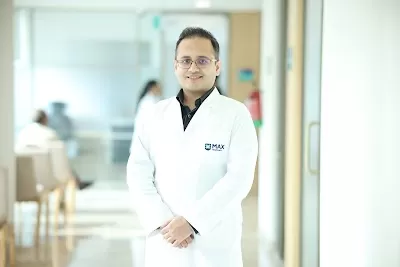 Dr Kashish Gupta | Neonatologist | Newborn Specialist| Extreme Preterm newborn specialist | Pediatrician| Max healthcare