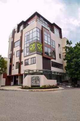 Dr. Lenin’s Orthoinde Hospital