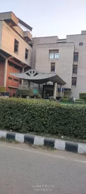 Advanced Eye Center (OPD) PGI