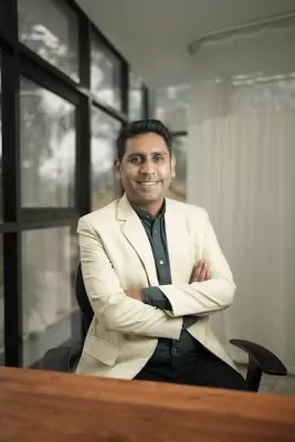 Dr Kundan Kharde