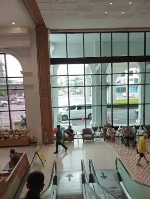 Bankok International Hospital, 83000