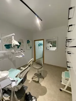 Doctor Dentist Dr Hechmi Sabrine